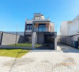Sobrado com 3 Quartos à venda, 141m² no Uberaba, Curitiba