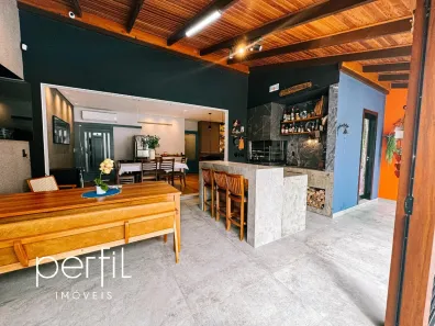 Casa com 3 Quartos à venda, 158m² no Bom Retiro, Joinville