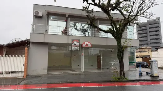 Ponto Comercial para alugar, 95m² no Centro, Caraguatatuba