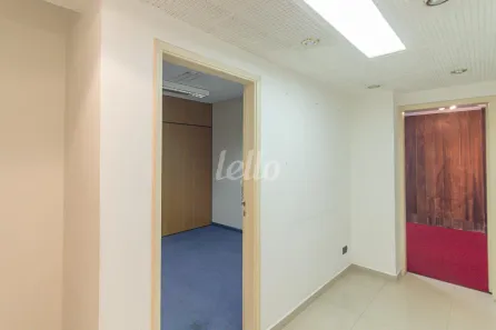Sala Comercial para alugar, 120m² no Liberdade, São Paulo