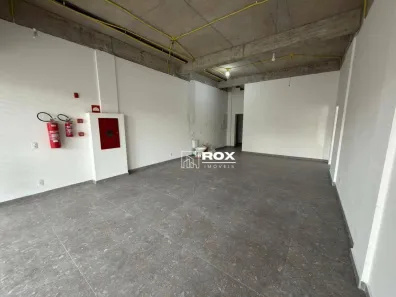 Sala Comercial para alugar, 229m² no Bacacheri, Curitiba