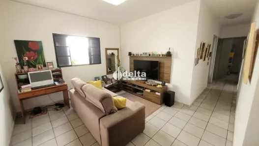 Casa com 3 Quartos à venda, 120m² no Santa Mônica, Uberlândia