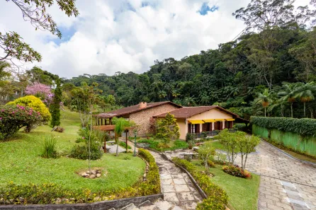 Casa de Condomínio com 4 Quartos à venda, 447m² no Carlos Guinle, Teresópolis