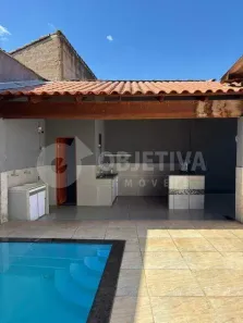 Casa com 2 Quartos à venda, 116m² no Jardim Europa, Uberlândia
