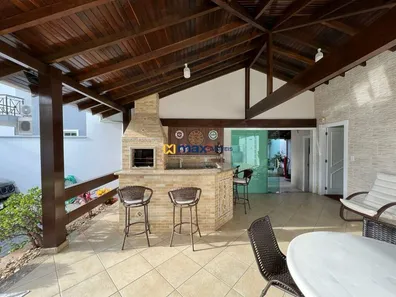Casa com 3 Quartos à venda, 267m² no Dom Bosco, Itajaí