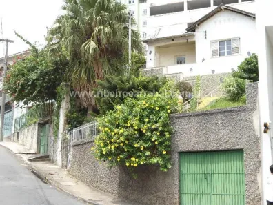 Casa com 4 Quartos à venda, 363m² no São Mateus, Juiz de Fora