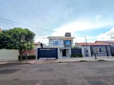 Sobrado com 4 Quartos à venda, 281m² no Jardim dos Estados, Campo Grande