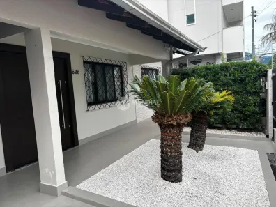Casa com 3 Quartos à venda, 230m² no Centro, Camboriú