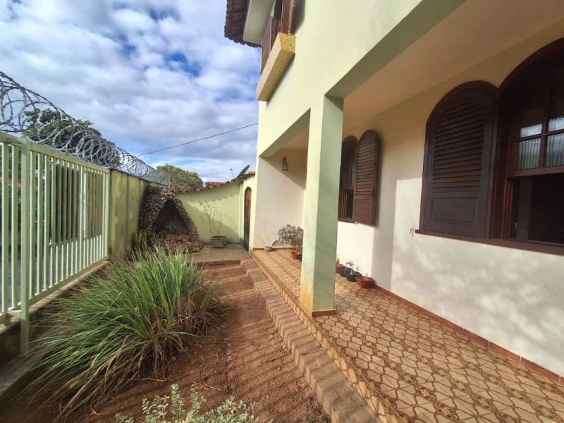 Casa com 3 quartos — Itapoã, Belo Horizonte