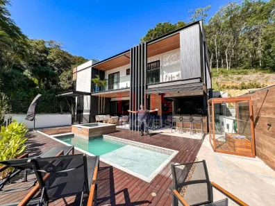 Casa de Condomínio com 3 Quartos à venda, 335m² no Itaipu, Niterói