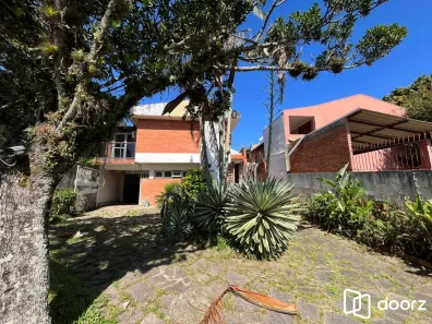 Casa com 3 Quartos à venda, 250m² no Guarujá, Porto Alegre