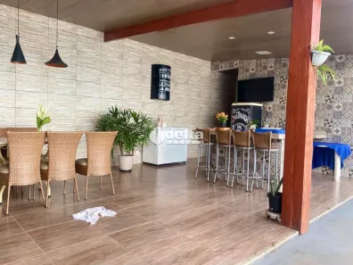 Casa com 3 Quartos à venda, 140m² no São Jorge, Uberlândia
