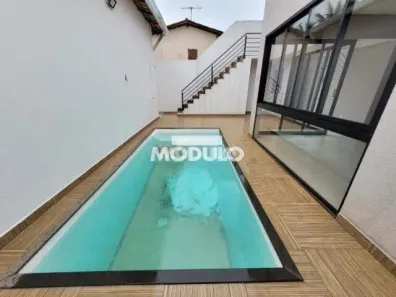 Casa com 3 Quartos à venda, 240m² no Nova Uberlândia, Uberlândia
