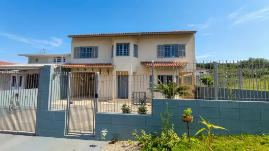 Sobrado com 3 Quartos à venda, 215m² no Fazenda Santo Antônio, São José