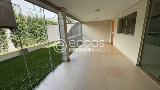Casa de Condomínio com 3 Quartos para alugar, 140m² no Jardim Karaíba, Uberlândia