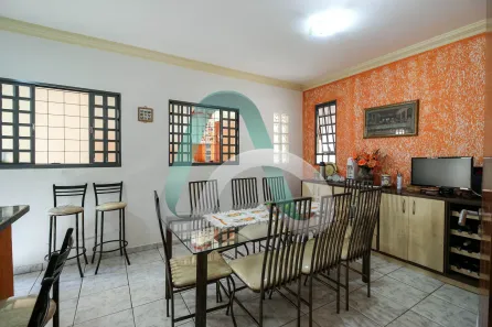 Casa com 4 Quartos à venda, 180m² no Igapó, Londrina