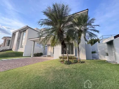Casa de Condomínio com 5 Quartos à venda, 300m² no Jardim Itália, Cuiabá
