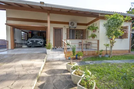 Casa com 3 Quartos à venda, 150m² no Vila Nova, Porto Alegre