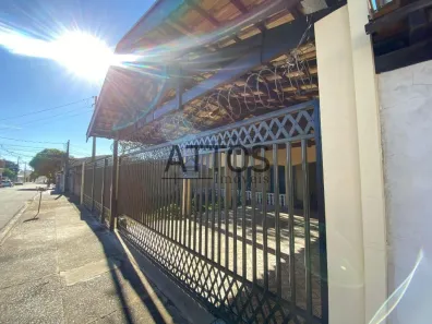 Casa com 3 Quartos para alugar, 378m² no Vila Brasília, São Carlos
