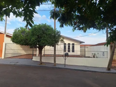 Casa com 3 Quartos à venda, 120m² no Conjunto Habitacional Órion, Londrina