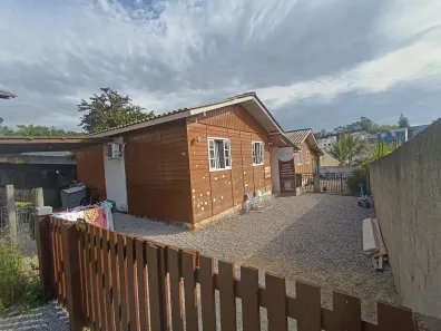 Casa com 2 Quartos à venda, 64m² no Areias do Meio, Governador Celso Ramos