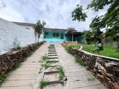 Casa com 3 Quartos à venda, 60m² no Champagnat, Londrina