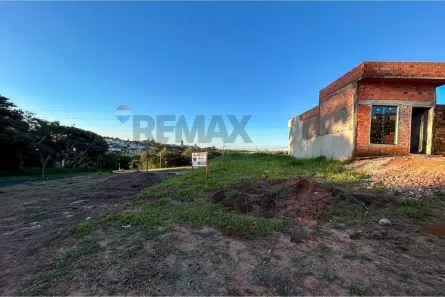 Lote/Terreno à venda, 250m² no Lívia II, Botucatu