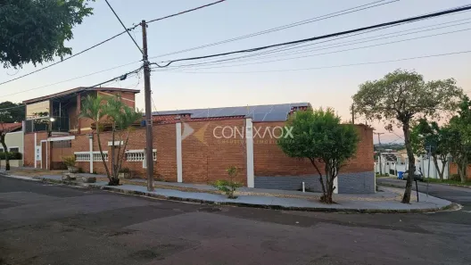 Casa com 3 Quartos para alugar, 174m² no Parque São Quirino, Campinas