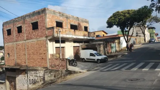 Casa com 2 Quartos à venda, 360m² no Jardim Laguna, Contagem