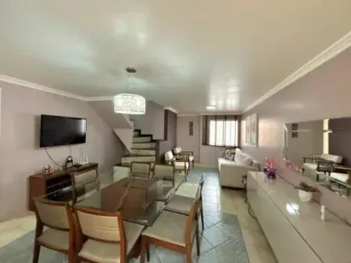 Sobrado com 4 Quartos à venda, 210m² no Orleans, Curitiba