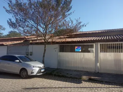 Casa com 2 Quartos à venda, 63m² no Jardim Aliança II, Resende