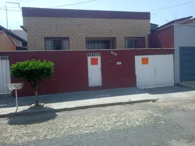 Casa com 4 Quartos à venda, 200m² no Camargos, Belo Horizonte