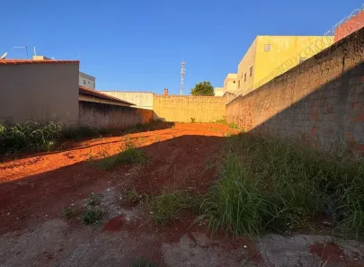 Lote/Terreno à venda, 360m² no Santa Mônica, Uberlândia