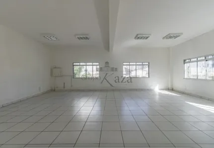 Prédio Comercial com 5 Quartos à venda, 600m² no Vila Romana, São Paulo