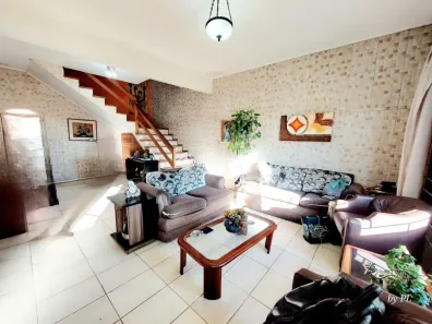 Casa com 3 Quartos à venda, 252m² no Guarujá, Porto Alegre