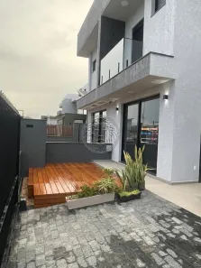 Casa com 3 Quartos para alugar, 196m² no Campeche, Florianópolis