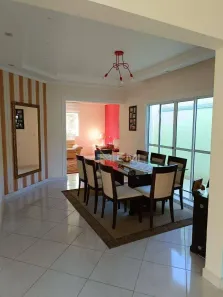 Sobrado com 4 Quartos à venda, 212m² no Jardim Novo Cambuí, Hortolândia