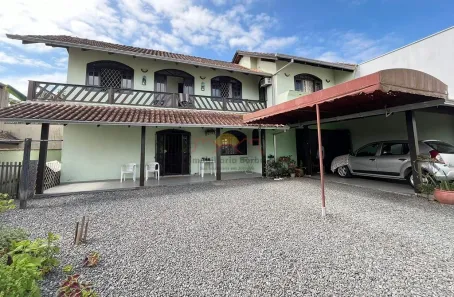 Casa com 3 Quartos à venda, 170m² no Floresta, Joinville