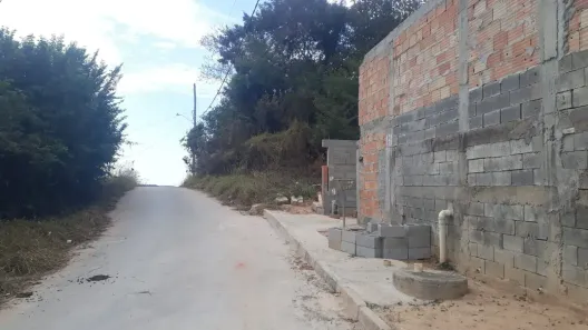 Lote/Terreno à venda, 360m² no Pinhões, Santa Luzia