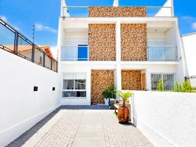 Sobrado com 2 Quartos à venda, 143m² no Brigadeira, Canoas