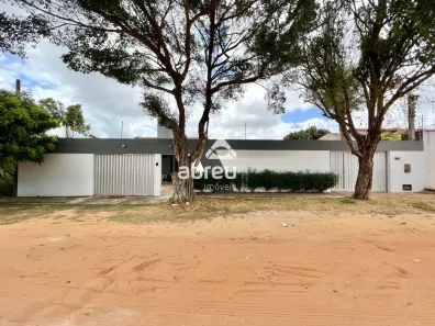 Casa com 4 Quartos à venda, 700m² no Candelária, Natal