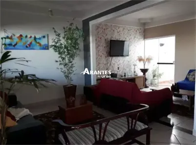 Casa com 3 Quartos à venda, 171m² no Cidade Jardim, Uberlândia