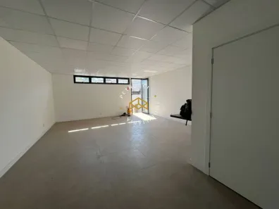Sala Comercial para alugar, 105m² no Swiss Park, Campinas