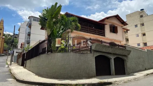 Casa com 6 Quartos à venda, 389m² no Santa Cecília, Juiz de Fora