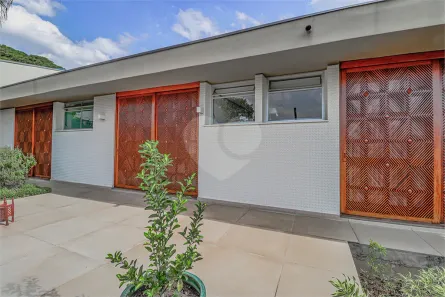 Casa com 3 Quartos à venda, 317m² no Vila Ipojuca, São Paulo