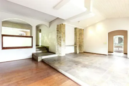 Sobrado com 3 Quartos à venda, 495m² no Jardim Guedala, São Paulo