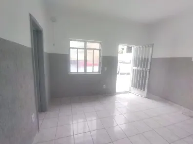 Casa com 1 Quarto para alugar, 32m² no Ramos, Rio de Janeiro
