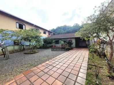 Casa com 3 Quartos à venda, 117m² no Iririú, Joinville