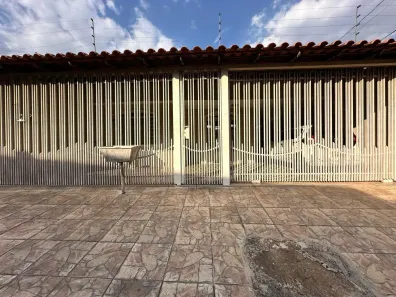 Casa com 3 Quartos à venda, 130m² no Ceilândia Sul, Brasília