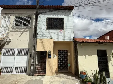 Casa com 2 Quartos para alugar, 44m² no Jóquei Clube, Fortaleza